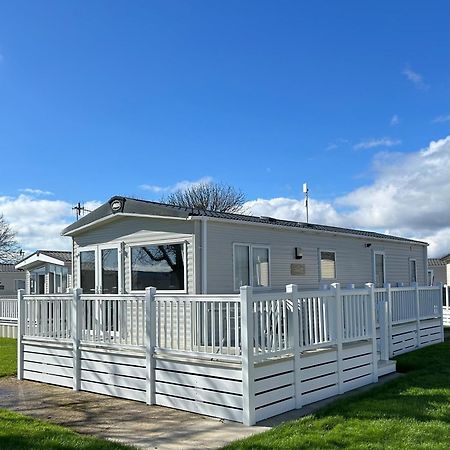 ホテル Bertie-By-The-Sea At Hoburne Naish ハイクリフ エクステリア 写真